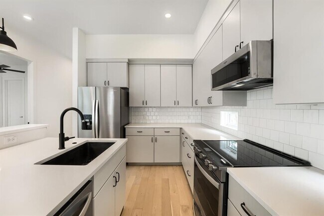 Building Photo - 3204 Overcup Oak Dr