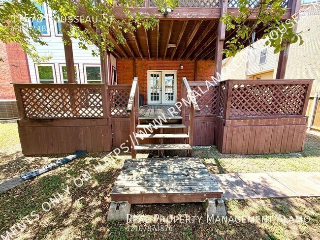 Building Photo - 11578 Rousseau St