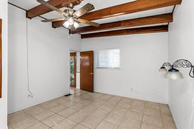 Building Photo - 3210 Bruce Dr