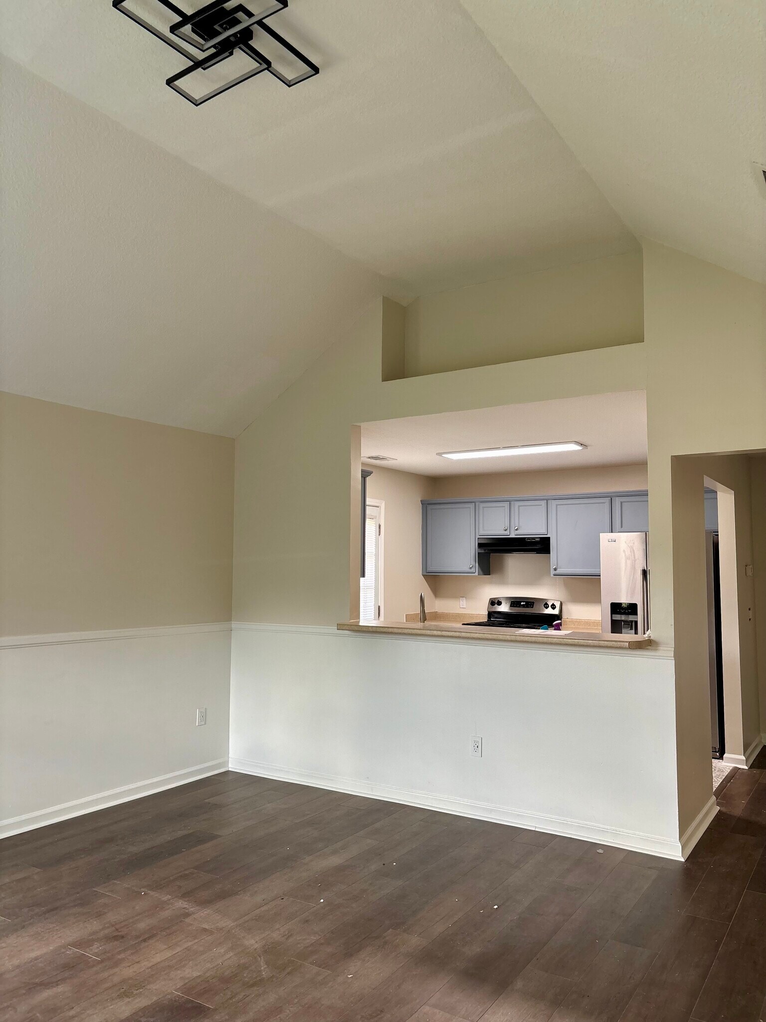 Building Photo - 7 Castello Ave