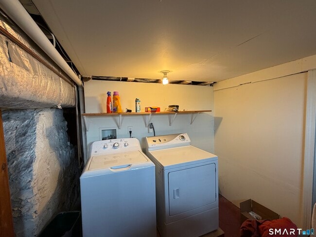 Building Photo - 322 Clark Ave