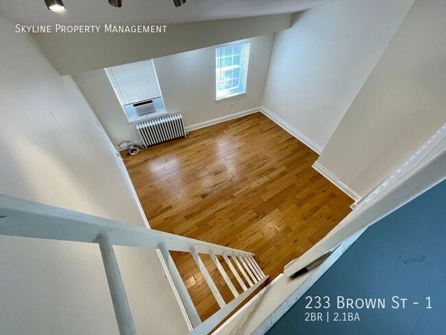 Building Photo - 233 Brown St