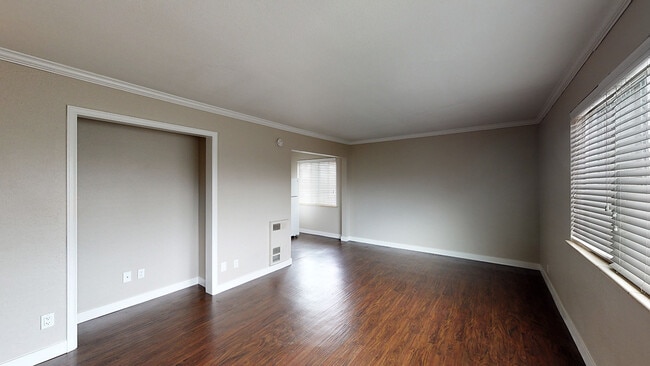 Renovated Studio - Kent Apartments