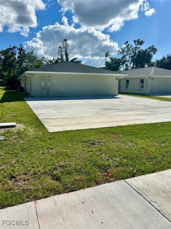 Building Photo - 2330-2332 Hoople St