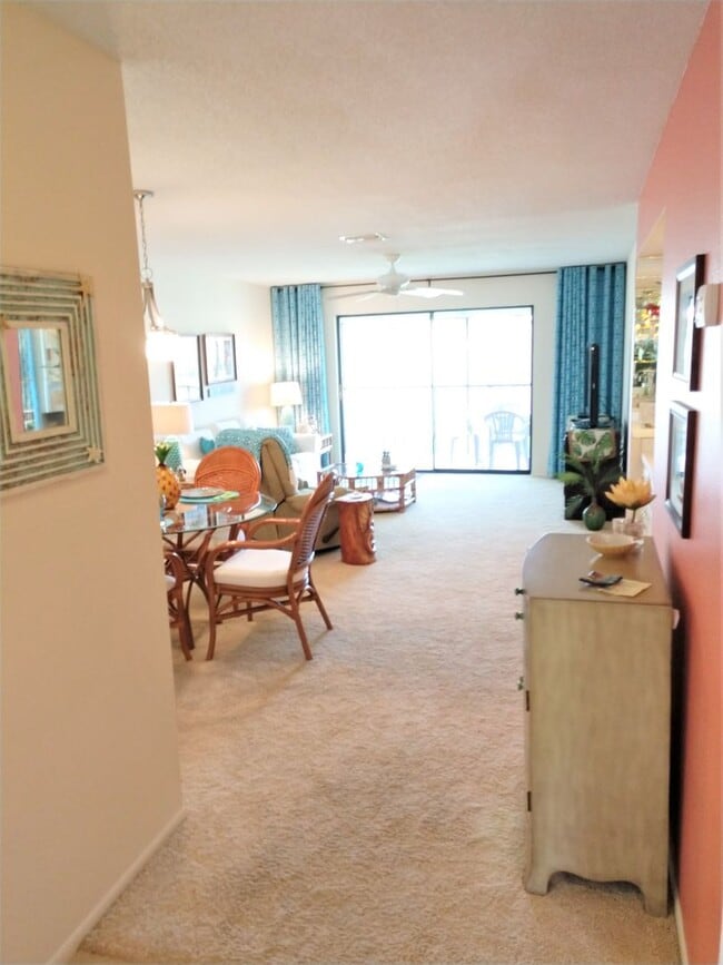 Building Photo - Seasonal Short-Term 2-Bedroom 2-Bathroom 2nd Floor Condo located at Mission Lakes!