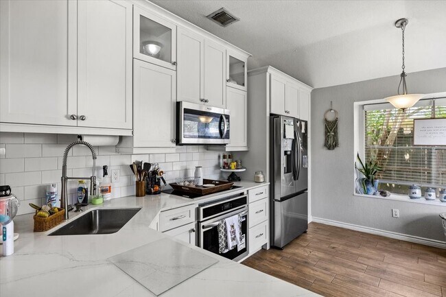 Building Photo - 5213 Winding Brook Dr