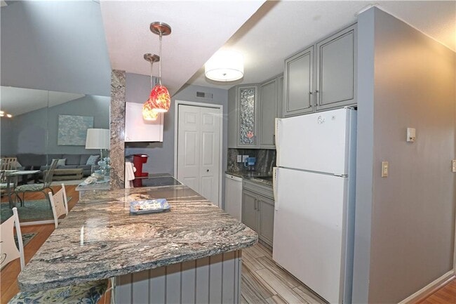 Building Photo - 303 Swans Wharf Row