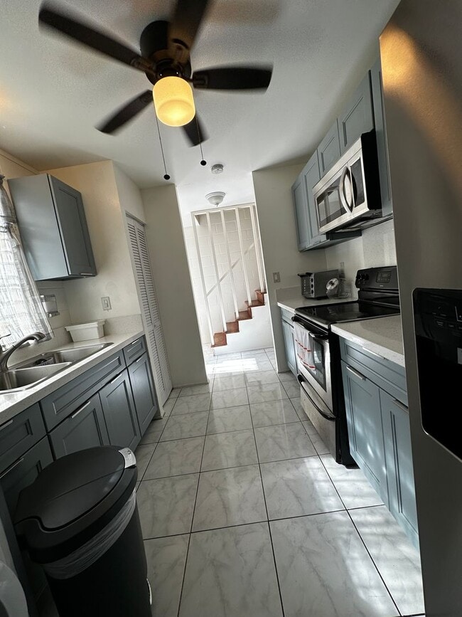 Building Photo - 3/1 Kulana Townhouse