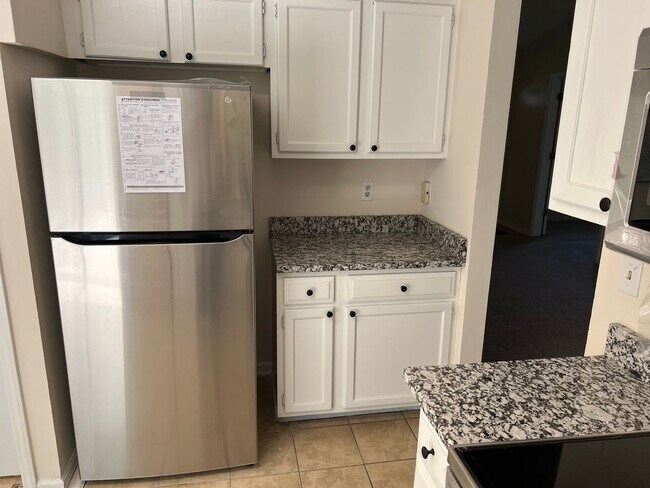 Building Photo - Age 55+ Community - Pet-friendly, Two Bedroom Home with Carolina Room in Murrells Inlet! Availabl...