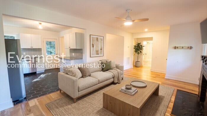 Building Photo - 4422 Edelweiss