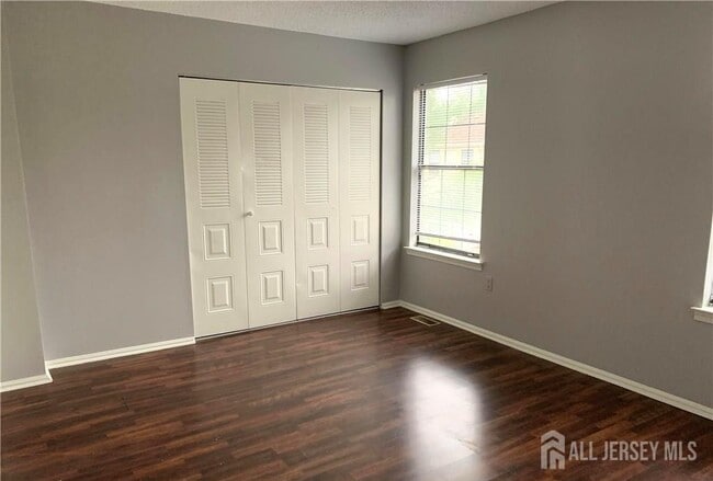 Building Photo - 536 Manchester Ct