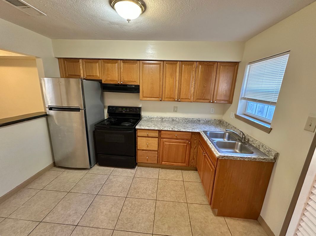 Building Photo - 1308 Cartier Dr