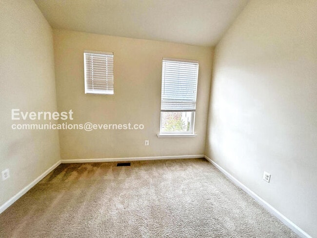 Building Photo - 43 Shepherds Hook Way