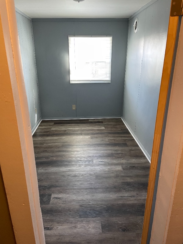 Building Photo - 830 W 5th St