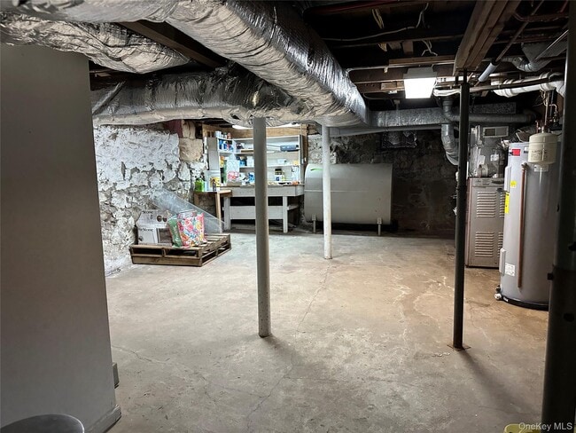 Building Photo - 33 Rutland Dr