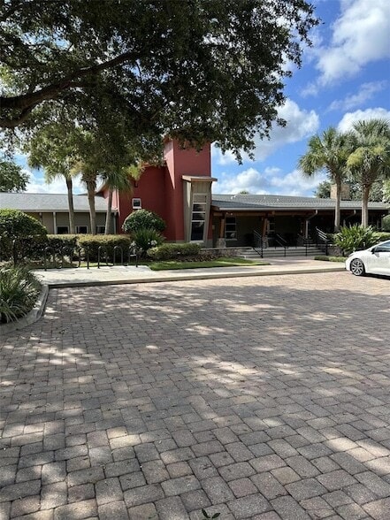Building Photo - 4500 SW 52nd Cir