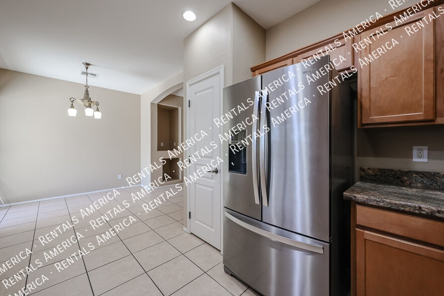 Building Photo - 7414 N 88th Ln