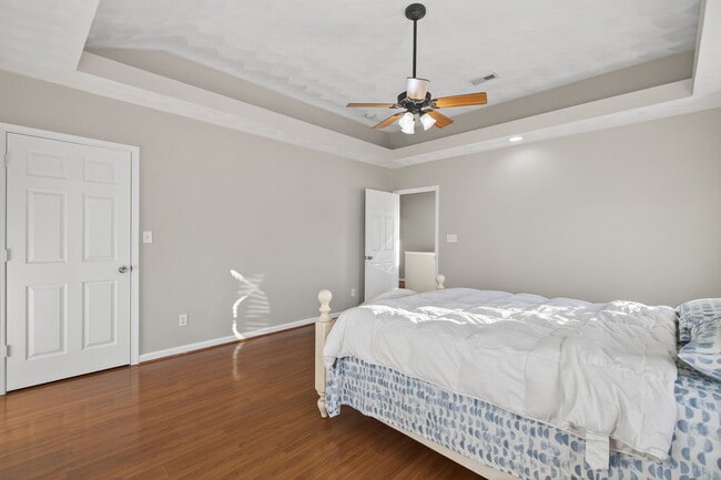 Building Photo - 2818 Tidewater Dr