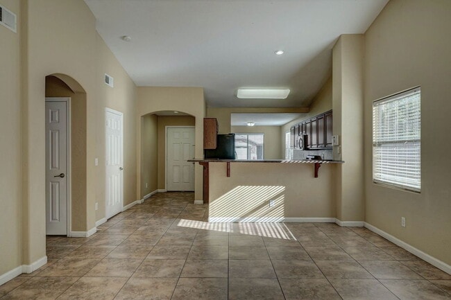 Building Photo - 7252 S 46th Ln