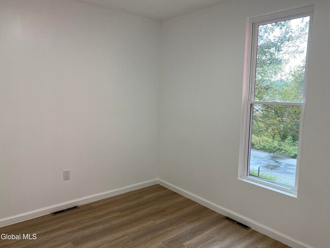 Building Photo - 13 Kimball St