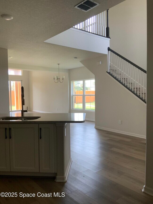 Building Photo - 99 Montecito Dr