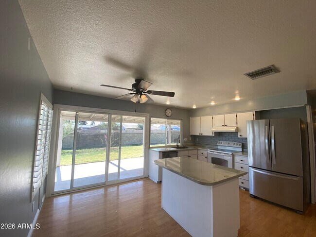 Building Photo - 4101 E Walatowa St