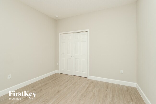 Building Photo - 515 Paigo St SE