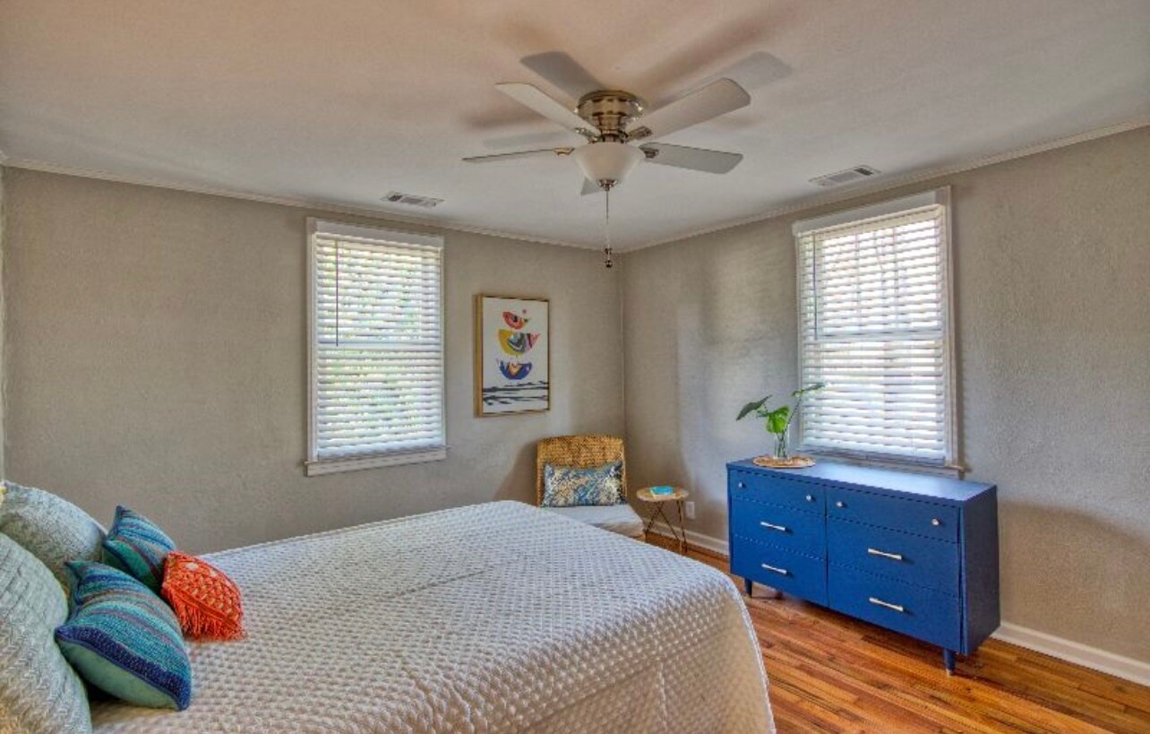 Building Photo - 224 Columbus Dr