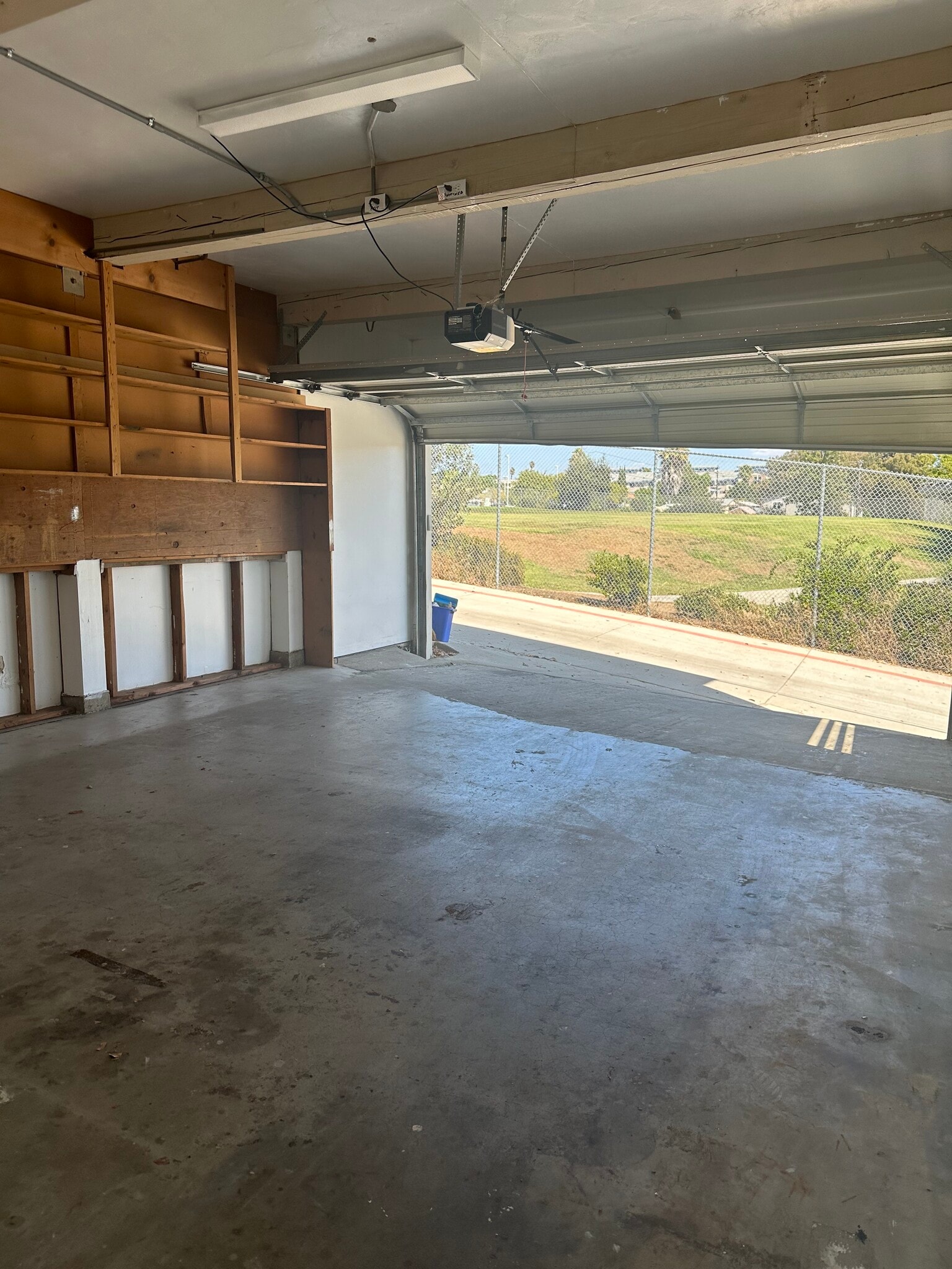 Full 2 car garage - 4210 Thorn St