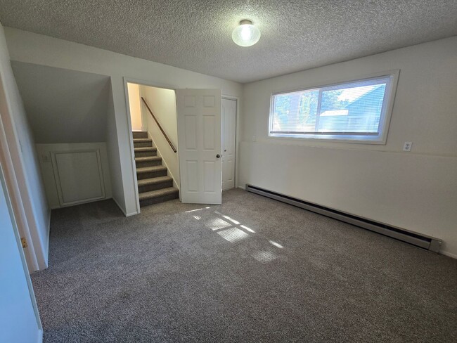 Building Photo - 10005