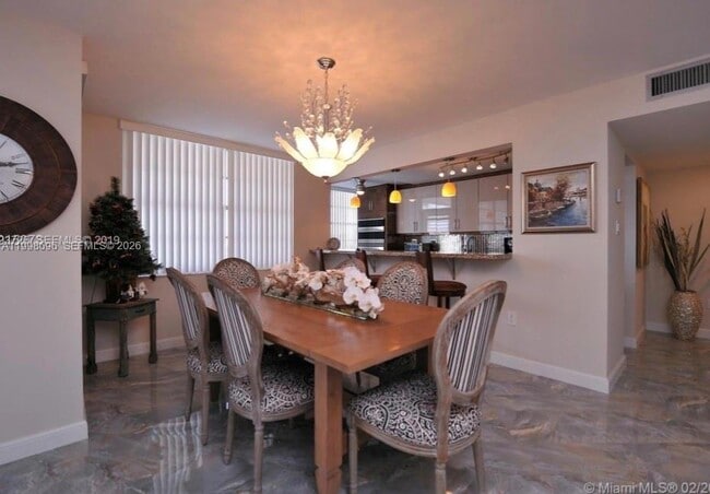 Building Photo - 18041 Biscayne Blvd