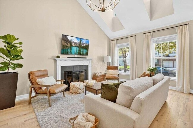 Building Photo - 5692 Sugarwood Dr