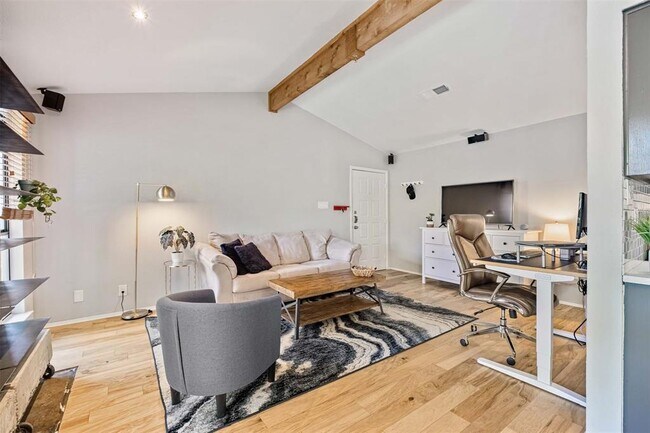 Building Photo - 5602 Woodrow Ave