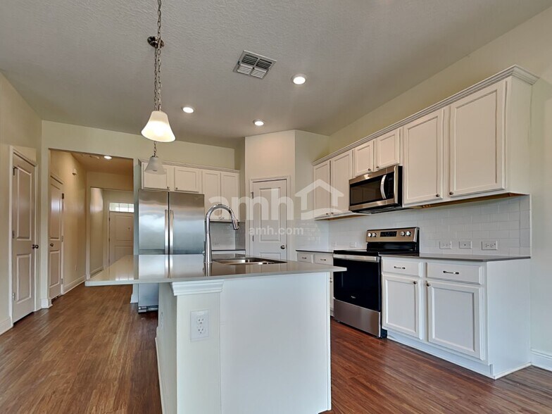 Building Photo - 20324 Calla Lily Dr