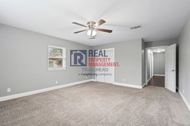 Building Photo - Beautiful 3 Bed-2 Bath Home in a Great Loc...