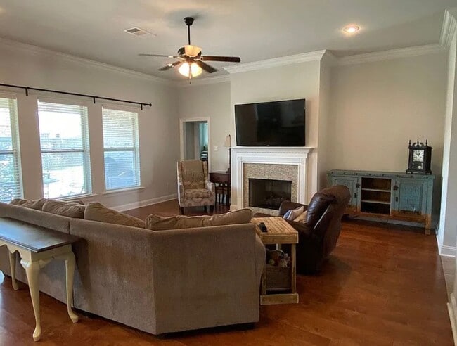 Building Photo - Cypress Bend- 4 bedroom!