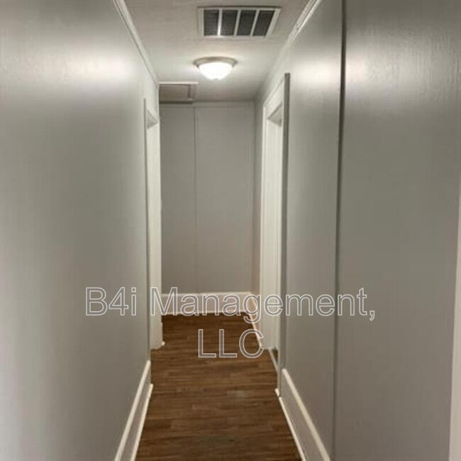 Building Photo - 1123 Drewery Ave