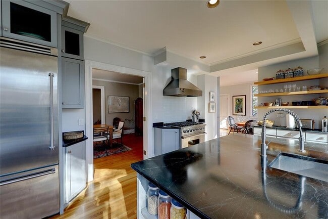 Building Photo - 37 Barnes St