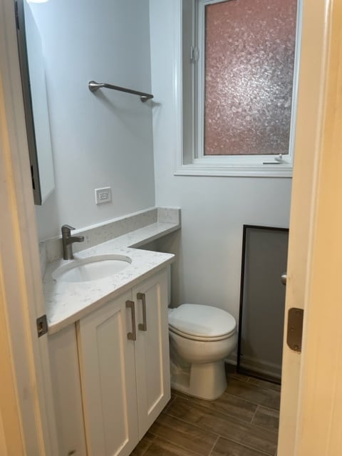 Bathroom #1 - 826 S Claremont Ave