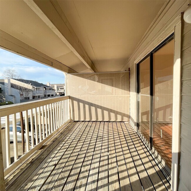 Building Photo - 9495 Pagewood Ln