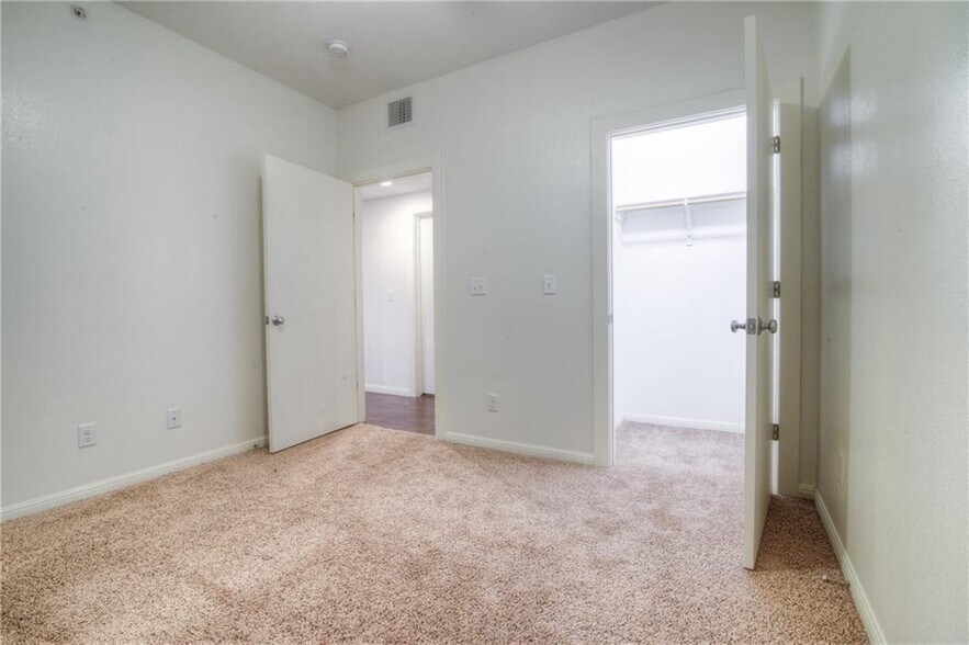 Building Photo - 2710 San Pedro St