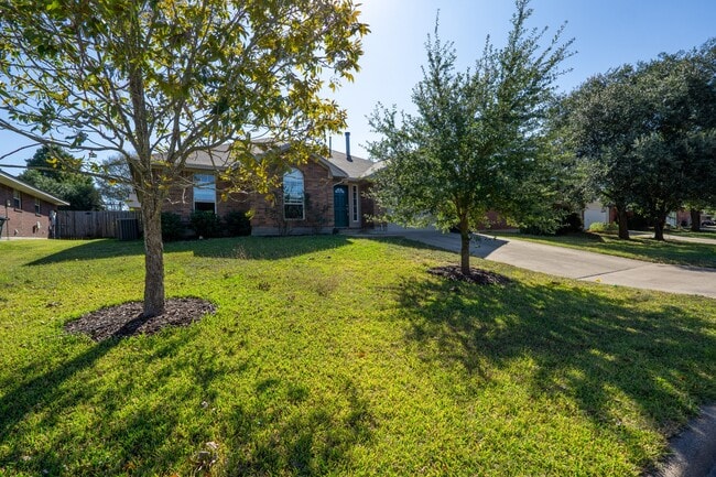 Building Photo - 1520 Strasburg Cir