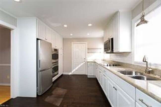 Building Photo - Call Sabrina at 757-767-0767 for more information