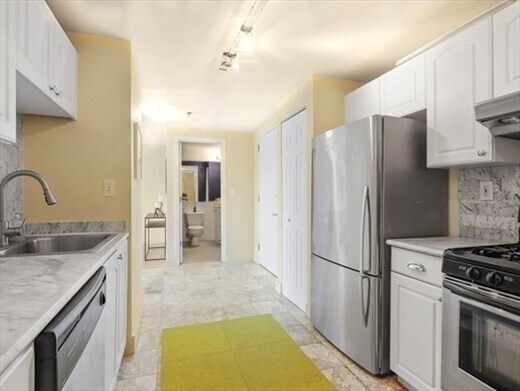 Building Photo - 15 N Beacon St