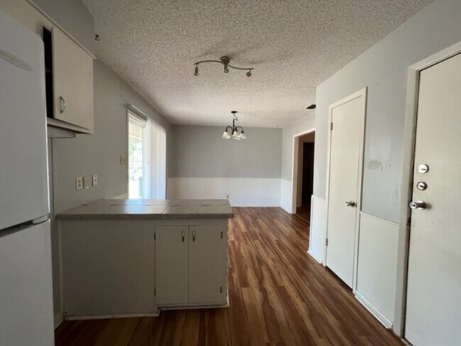 Building Photo - 1479 Beechwood Ln