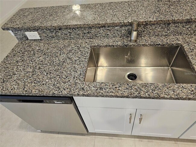 Building Photo - 8309 Crescent Oaks Dr