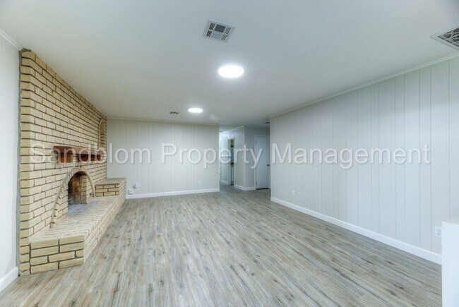 Building Photo - 7510 E 53rd Pl