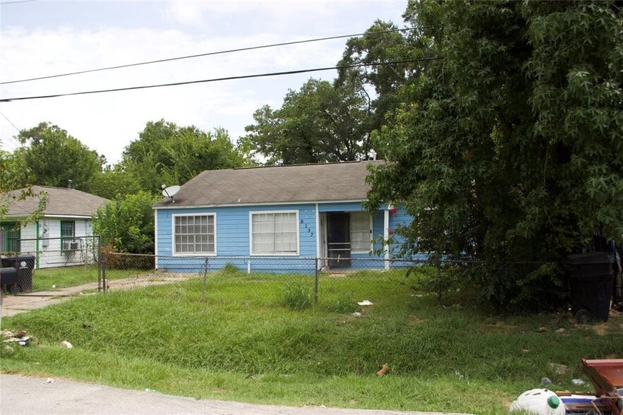 Building Photo - 8137 Snowden St