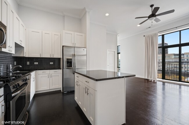 Building Photo - 1440 S Wabash Ave