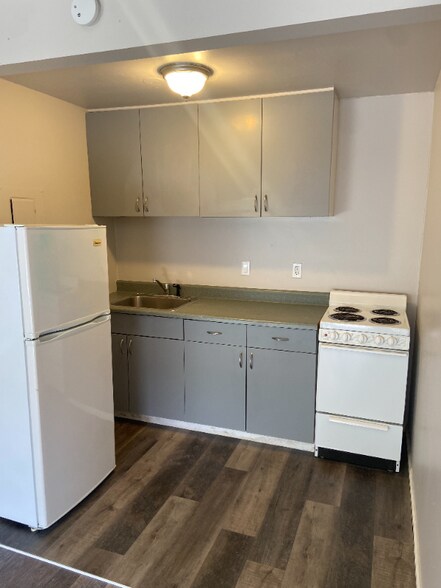 Building Photo - 1215 Queen Anne Ave N